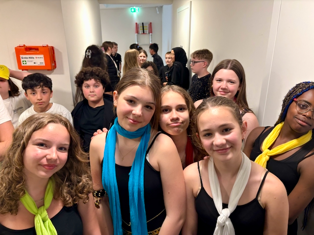 Foto von Mia and the B-Girls vor dem Auftritt